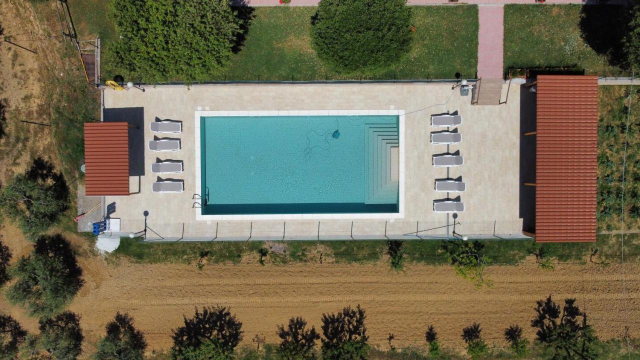 Agriturismo Da Pietro - Piscina panoramica immersa nelle colline toscane di Pomarance